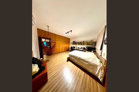 Casa à venda com 4 quartos, 826m² em Vila Progresso, Niterói