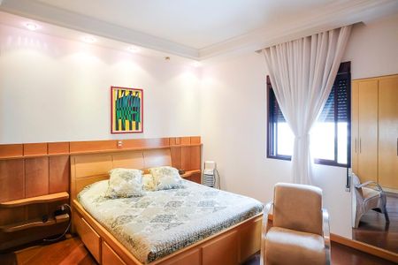 Apartamento à venda com 158m², 3 quartos e 2 vagasSuíte 1