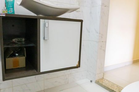 Apartamento à venda com 75m², 2 quartos e 2 vagasBanheiro