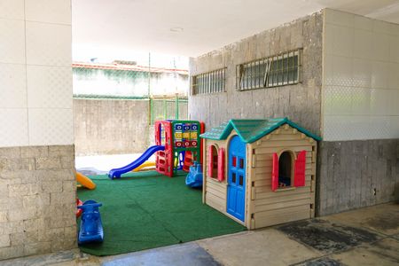 Apartamento à venda com 75m², 2 quartos e 2 vagasÁrea comum - Playground