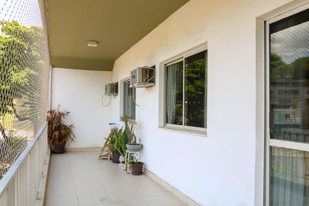 Apartamento à venda com 75m², 2 quartos e 2 vagasVaranda da Sala