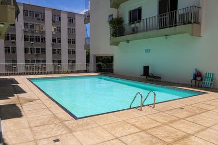 Apartamento à venda com 75m², 2 quartos e 2 vagasÁrea comum - Piscina