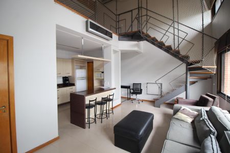 Sala de apartamento para alugar com 1 quarto, 75m² em Três Figueiras, Porto Alegre