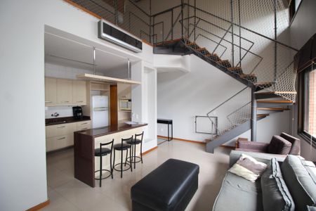 Sala de apartamento para alugar com 1 quarto, 75m² em Três Figueiras, Porto Alegre