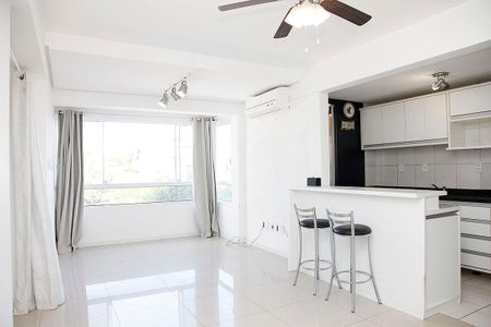 Sala de apartamento à venda com 2 quartos, 58m² em Santana, Porto Alegre