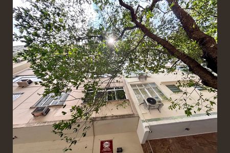 Apartamento à venda com 48m², 1 quarto e sem vaga Apartamento à venda com 48m², 1 quarto e sem vagaFachada
