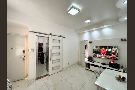 Apartamento à venda com 48m², 1 quarto e sem vaga Apartamento à venda com 48m², 1 quarto e sem vagaSala