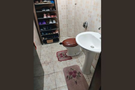 Casa à venda com 128m², 3 quartos e 1 vagaBanheiro