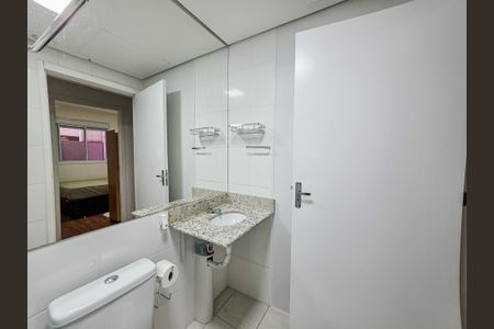 Banheiro de apartamento para alugar com 1 quarto, 50m² em Jardim Monte Libano, Santo André