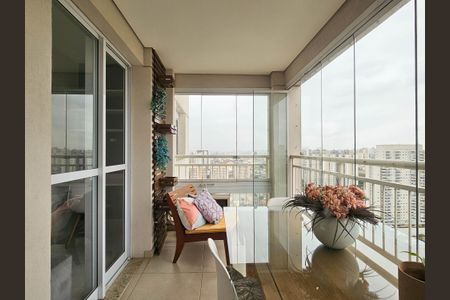 Apartamento à venda com 65m², 2 quartos e 2 vagasVaranda