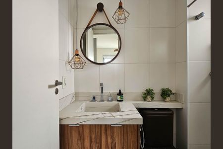 Apartamento à venda com 65m², 2 quartos e 2 vagasBanheiro da Suíte