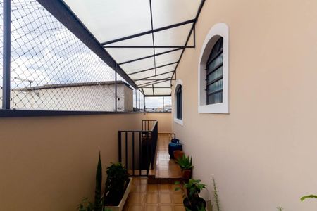 Casa à venda com 350m², 4 quartos e 2 vagasCorredor 