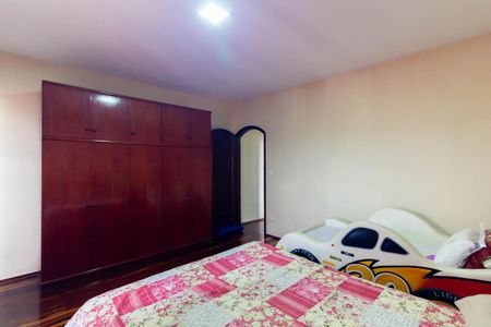 Casa à venda com 350m², 4 quartos e 2 vagasSuíte