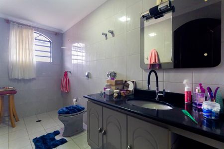 Casa à venda com 350m², 4 quartos e 2 vagasBanheiro