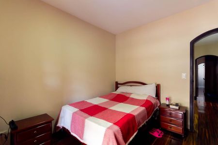 Casa à venda com 350m², 4 quartos e 2 vagasQuarto 2