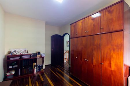 Casa à venda com 350m², 4 quartos e 2 vagasQuarto 3