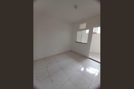 Casa para alugar com 65m², 2 quartos e sem vaga Casa para alugar com 65m², 2 quartos e sem vagaSala