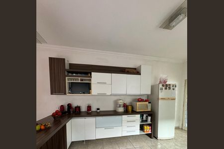 Casa à venda com 3 quartos, 130m² em Parque Sao Domingos, São Paulo