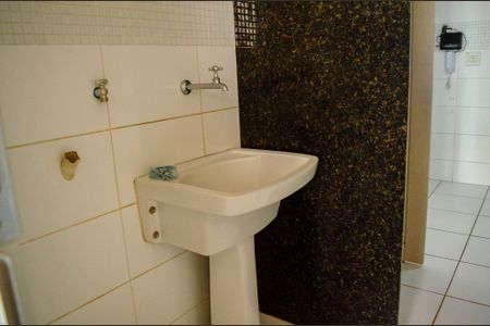 Apartamento para alugar com 75m², 3 quartos e 1 vagaÁrea de Serviço