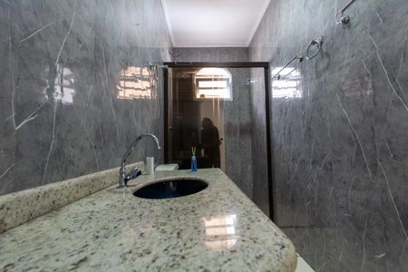 Casa para alugar com 300m², 3 quartos e 2 vagas Casa para alugar com 300m², 3 quartos e 2 vagasBanheiro