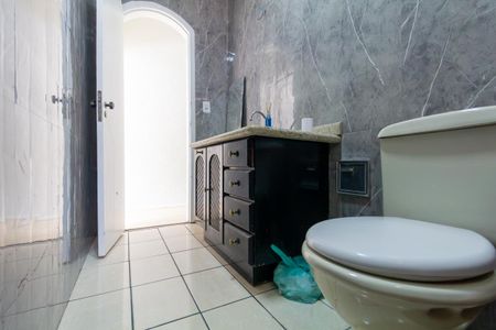Casa para alugar com 300m², 3 quartos e 2 vagas Casa para alugar com 300m², 3 quartos e 2 vagasBanheiro