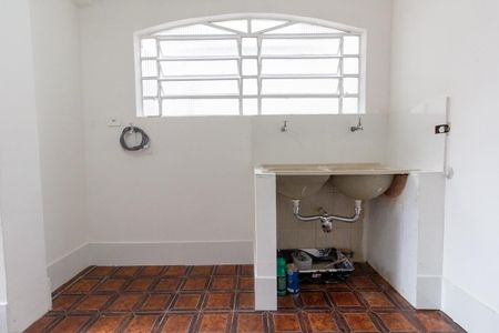 Casa para alugar com 300m², 3 quartos e 2 vagas Casa para alugar com 300m², 3 quartos e 2 vagasÁrea de Serviço