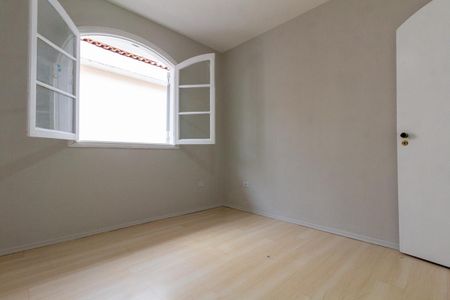 Casa para alugar com 300m², 3 quartos e 2 vagas Casa para alugar com 300m², 3 quartos e 2 vagasQuarto 2