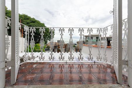 Casa para alugar com 300m², 3 quartos e 2 vagas Casa para alugar com 300m², 3 quartos e 2 vagasSacada