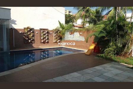 Casa de condomínio à venda com 700m², 5 quartos e 3 vagas