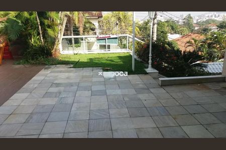 Casa de condomínio à venda com 700m², 5 quartos e 3 vagas