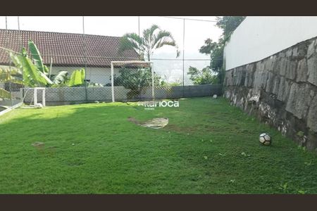Casa de condomínio à venda com 700m², 5 quartos e 3 vagas