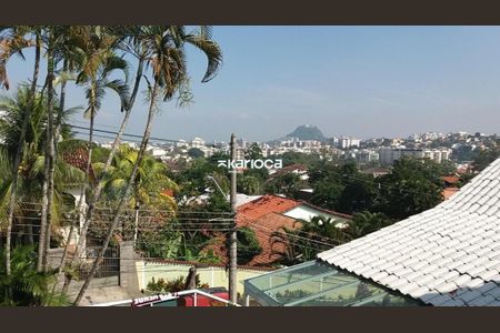 Casa de condomínio à venda com 700m², 5 quartos e 3 vagas