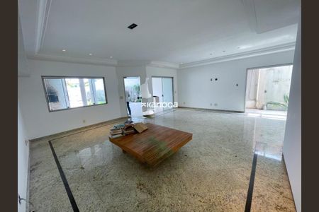 Casa à venda com 4 quartos, 350m² em Barra da Tijuca, Rio de Janeiro
