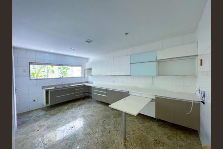 Casa à venda com 350m², 4 quartos e 3 vagas