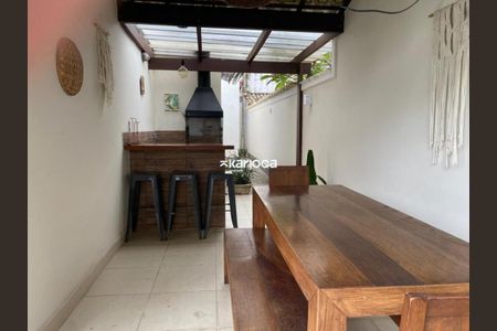 Casa de condomínio à venda com 286m², 4 quartos e 1 vaga