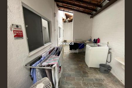 Casa de condomínio à venda com 286m², 4 quartos e 1 vaga