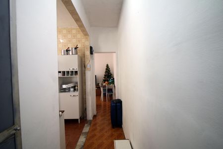 Corredor de apartamento à venda com 1 quarto, 54m² em Olaria, Rio de Janeiro