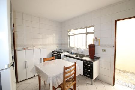 Casa à venda com 126m², 2 quartos e 2 vagasCozinha