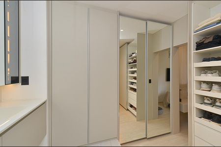 Apartamento à venda com 150m², 2 quartos e 1 vagaCloset Suíte