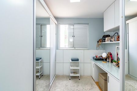 Apartamento à venda com 98m², 3 quartos e 2 vagasQuarto 3