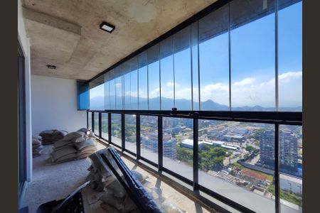 Apartamento à venda com 100m², 3 quartos e 1 vaga Apartamento à venda com 100m², 3 quartos e 1 vagaVaranda