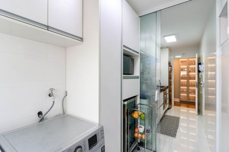 Apartamento à venda com 71m², 2 quartos e 1 vagaÁrea de Serviço