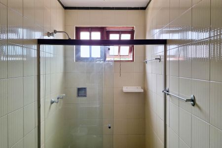 Casa à venda com 560m², 5 quartos e 3 vagasBanheiro da Suíte 3