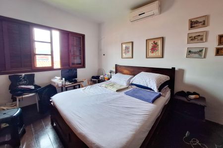 Casa à venda com 560m², 5 quartos e 3 vagasSuíte 2