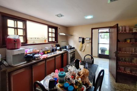 Casa à venda com 560m², 5 quartos e 3 vagasCozinha