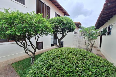 Casa à venda com 560m², 5 quartos e 3 vagasQuintal