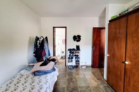 Casa à venda com 560m², 5 quartos e 3 vagasSuíte 1