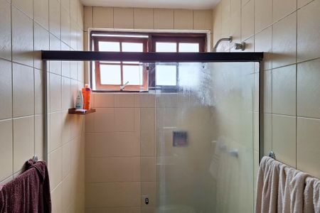 Casa à venda com 560m², 5 quartos e 3 vagasBanheiro da Suíte 2