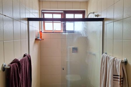 Casa à venda com 560m², 5 quartos e 3 vagasBanheiro da Suíte 2