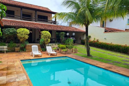 Casa à venda com 560m², 5 quartos e 3 vagasQuintal